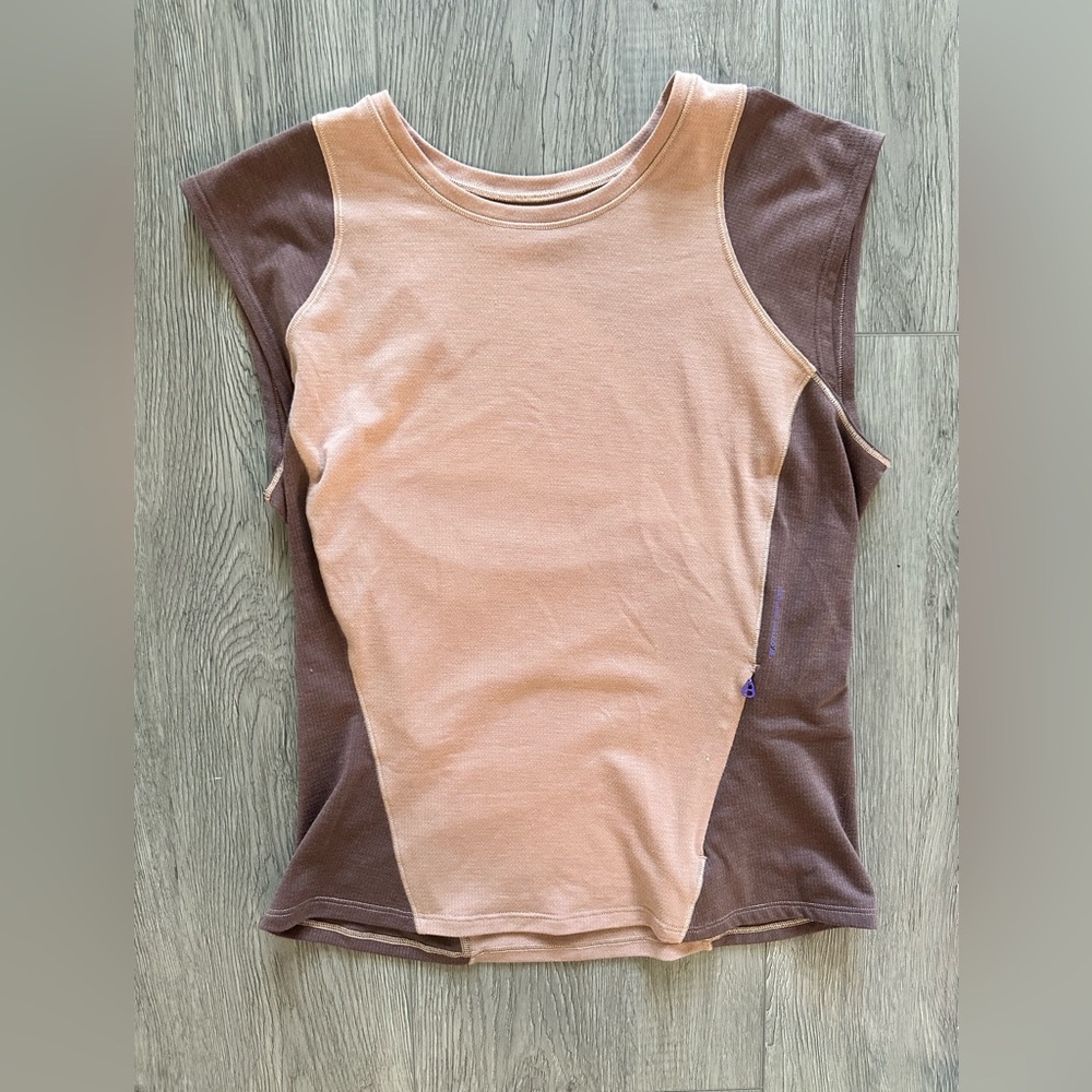 Women’s Lululemon Shirt/ Tank